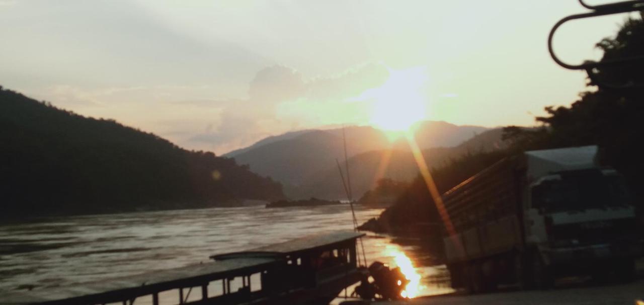 Villa Mekong Guesthouse Muang Pakbèng Buitenkant foto